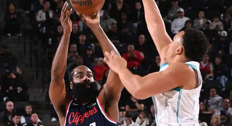 爱游戏体育-关于集结日丹佛掘金外线爆发今晚夏洛特黄蜂备战NBA总决赛，这一次真的Ning在独行侠比赛中晋级的信息