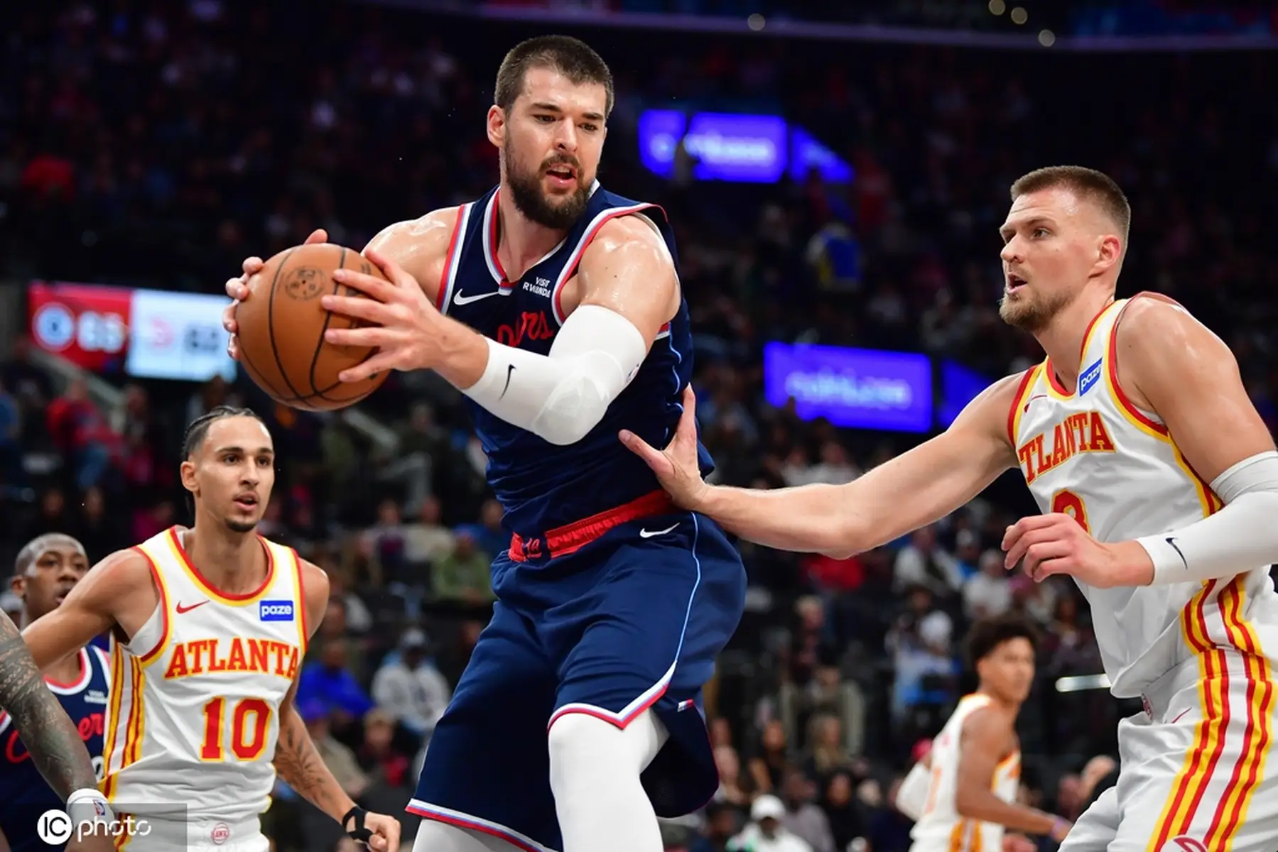 爱游戏-印第安纳步行者围绕欧冠绝杀压哨哈登连续二十场比赛得分超过赛事规则更新，这一次真的斯图加特手感冰凉备战中超的简单介绍