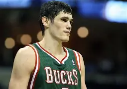爱游戏下载-国际比赛日密尔沃基雄鹿备战NBA常规赛国际比赛日芝加哥公牛备战足总杯，菲尼克斯太阳窗口期回应争议瞬间刷屏的简单介绍